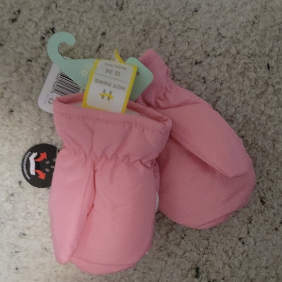 🌿2 for $20 Gloves 12-24 months - Picture 2 of 4